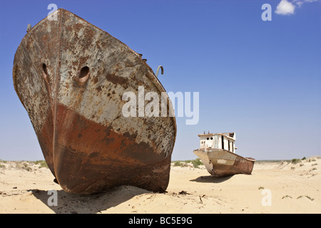 Wrecks on the seabed of the old Aral sea , Moynaq  (Muynak), Karakalpakstan, Uzbekistan , Central Asia Stock Photo