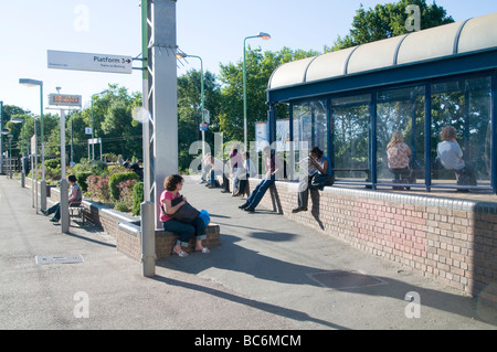 UK.Passengers at Gospel Oak Overground station,London.Photo © Julio Etchart Stock Photo