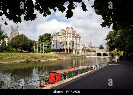 Pulteney Bridge, crossing the River Avon, Bath, is one of only four bridges in the world with shops across the full span Stock Photo