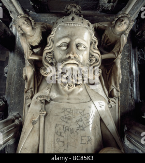 Gloucester Cathedral tomb of Edward II murdered in 1327. Fulll face
