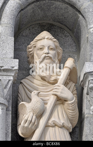Sainte-Anne-de-Beaupré Basilica / Shrine, sculpture on the facade, Quebec, Canada Stock Photo