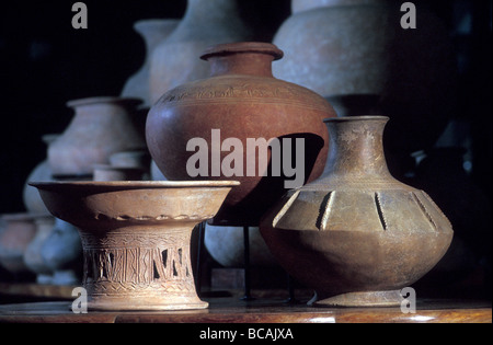 pots from gigantes island antiques outlet manila philippines Stock Photo