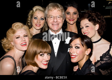 Leigh Zimmerman (Velma Kelly), Jerry Springer (Billy Flynn) and Aoife Mulholland (Roxie Hart) backstage at Chicago Stock Photo