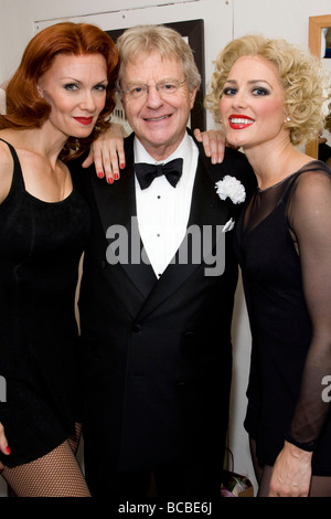 Leigh Zimmerman (Velma Kelly), Jerry Springer (Billy Flynn) and Aoife Mulholland (Roxie Hart) backstage at Chicago Stock Photo