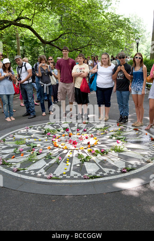 Strawberry Fields memorial Stock Photo - Alamy