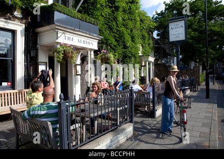 The Albion Pub, London, Thornhill Road, Barnsbury Stock Photo