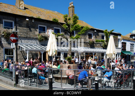 people drinking outside the "central" pub in newquay,cornwall,uk Stock Photo
