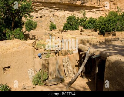 Mali. Sahel. Dogon land. Village in the Cliffs of Bandiagara. Unesco World Heritage Site. Stock Photo