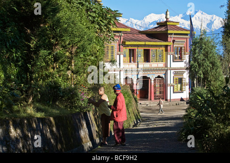 India, West Bengal, Darjeeling, Bhutia Busty Gompa & Kanchenjunga Stock Photo