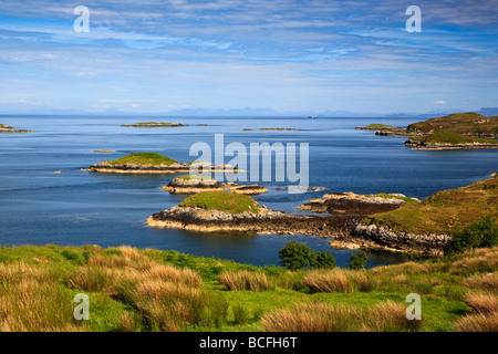 A small bay on the Golden Road near Geocrab, Isle of Harris, Outer Hebrides, western isles, Scotland, UK 2009 Stock Photo