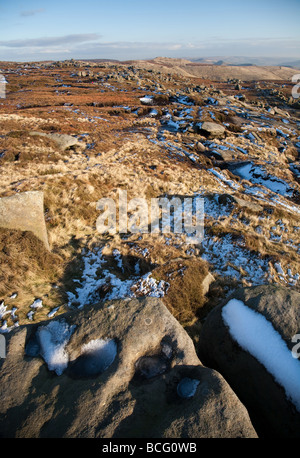 General view of the southern edge of  the Kinder plateau, Edale and Kinder Scout in the Derbyshire Peak district Stock Photo