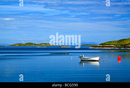 A small bay on the Golden Road near Geocrab, Isle of Harris, Outer Hebrides, western isles, Scotland, UK 2009 Stock Photo