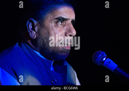 a qawwali singer performing at the drum arts center in aston Stock Photo