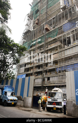 Construction of Antilla, Indian businessman Mukesh Ambani's 27-storey building in Mumbai, the world's most expensive private residence when built. Stock Photo