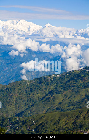 India, West Bengal, Darjeeling, View of Darjeeling and Kanchenjunga, Kangchendzonga range Stock Photo