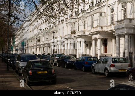 The Royal Borough of Kensington and Chelsea Cadogan Place London SW1 England HOMER SYKES Stock Photo