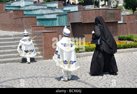 Images of Istanbul - Women wearing the burka Stock Photo