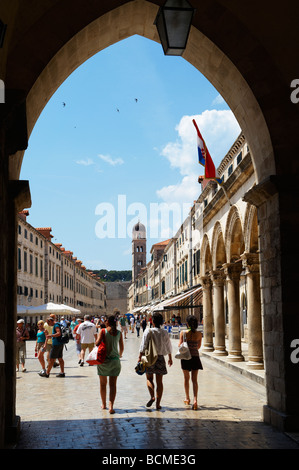 Placa (Stradum) - Main street in Dubrovnik looking towards the Franciscan monastery - Croatia Stock Photo