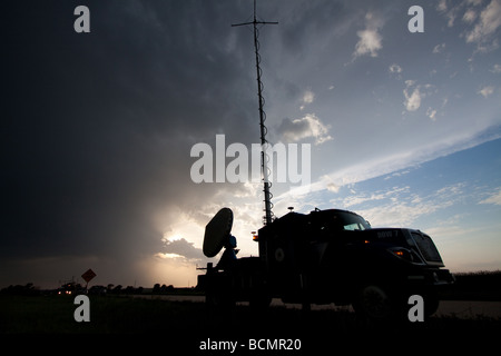 The Doppler on Wheels truck DOW 7 raises its antenna in southwestern Iowa May 31 2009 Stock Photo