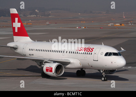 Swiss International Airlines Airbus A319 at Zurich Airport Stock Photo