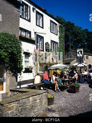 The Kings Head, a pub in the Upper Wharfedale village of Kettlewell Stock Photo