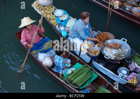the floating market at Damnoen Saduak, nr Bangkok, Thailand Stock Photo