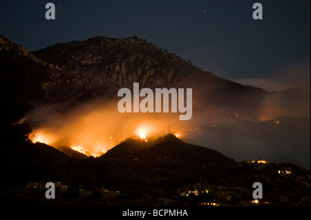 Santa Barbara, California - Jesusita fire burns the foothills above Santa Barbara on it s first night, Tuesday, May 5, 2009 Stock Photo