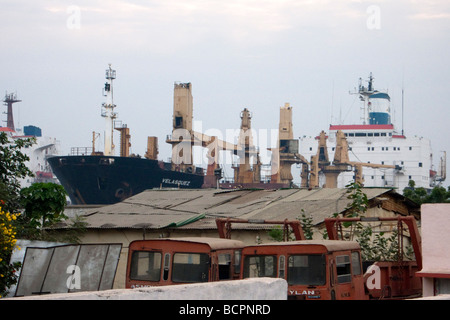 Ship breaking Alang Sosiya Recycling Yard Gujarat Gulf of Kambhat India Stock Photo