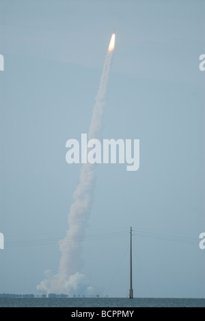 The Space Shuttle Endeavour Blasts off from Cape Canaveral on 16.07.09 for Mission STS-127 Stock Photo