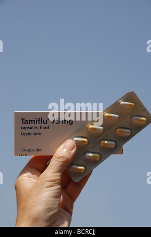 genuineTamiflu 75mg, an anti-viral drug used in the treatment and prophylaxisof Influenzavirus A and Influenzavirus B infection