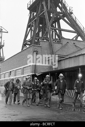 Miners coming off shift at Granville Colliery Shropshire England Uk in 1974 PICTURE BY DAVID BAGNALL Coal miner miners mining Britain Uk. coalminers Stock Photo