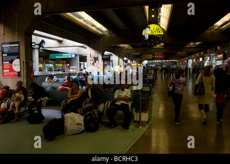 Platform boarding the bus the Tiete Bus Terminal - Interstate ...
