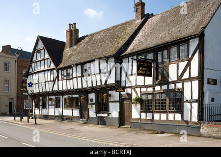 Ye Olde Black Bear public house in Tewkesbury, Gloucestershire which dates from 1308 Stock Photo