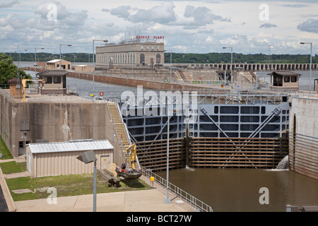 Lock and dam number 19 on the upper Mississippi River Stock Photo