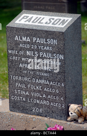 The grave of Alma Paulson and her four children lost in the Titanic sinking in the Fairview Lawn Cemetery Halifax Nova Scotia Stock Photo