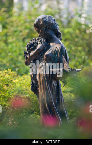 Sculpture in the Cranford Rose Garden at the Brooklyn Botanic Garden Stock Photo