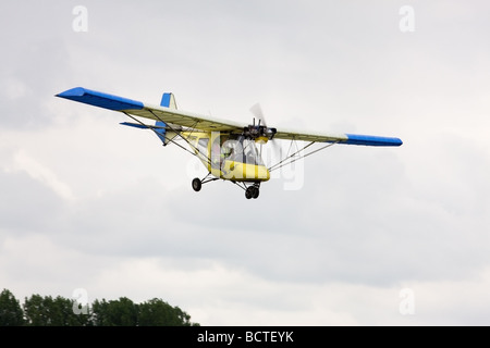 Thruster T600N 450 Sprint G-OMAL on final approach to land at Wickenby Airfield Stock Photo