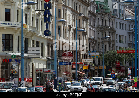 Strassenszene/ street scene, Wien, Oesterreich/ Vienna, Austria (nur ...