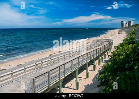 boardwalk to beach, John D. MacArthur Beach State Park, North Palm Beach,  Atlantic Ocean, Florida, USA Stock Photo