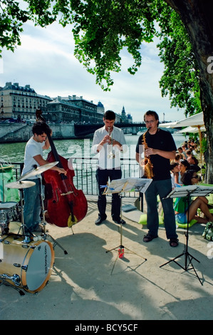Paris France, Public Events, Free "Jazz Band" Group Performing on River Seine plage at "Paris Plages" Summer Festival, teenagers at summer music Stock Photo