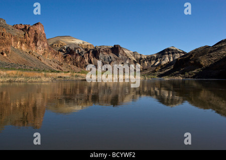 SEDIMENTARY ROCK FORMATIONS in the wild and scenic OWYHEE RIVER gorge EASTERN OREGON Stock Photo