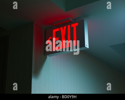 exit sign hotel bd0y9h