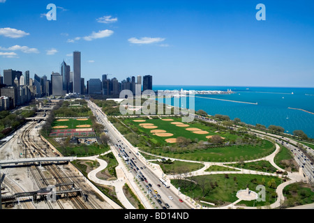 GRANT PARK LAKE SHORE SKYLINE DOWNTOWN CHICAGO ILLINOIS USA Stock Photo ...