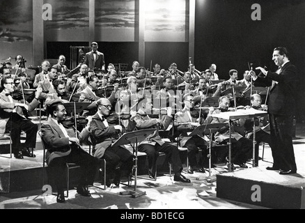 Mantovani orchestra hi-res stock photography and images - Alamy
