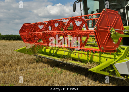 Close up of a combine harvester header Stock Photo: 153477183 - Alamy