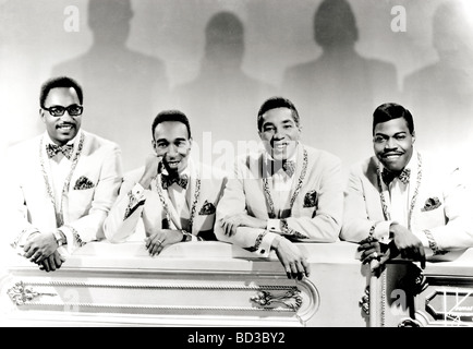 SMOKEY ROBINSON AND THE MIRACLES - US vocal group with Smokey Robinson second from right Stock Photo