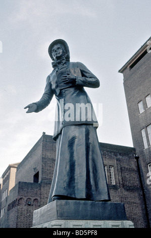 Statue of Catherine Booth wife and founder of The Salvation Army Stock Photo