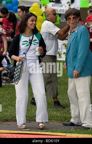 brasil brazilian young female latin audience performer Carnaval del pueblo burgess park london england uk europe Stock Photo