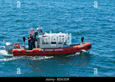 USA, Washington, Seattle. US Coast Guard Response Boat (RB-S) is 25 ft with twin 225hp outboard engines Stock Photo