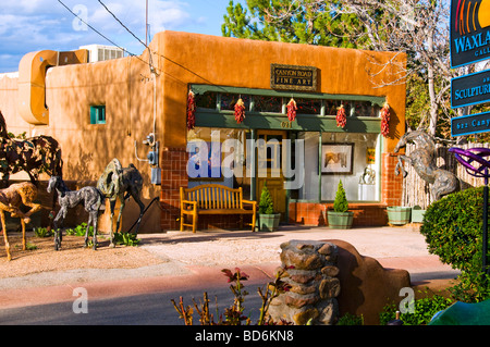 Small adobe art gallery on Canyon Road in Santa Fe NM Stock Photo